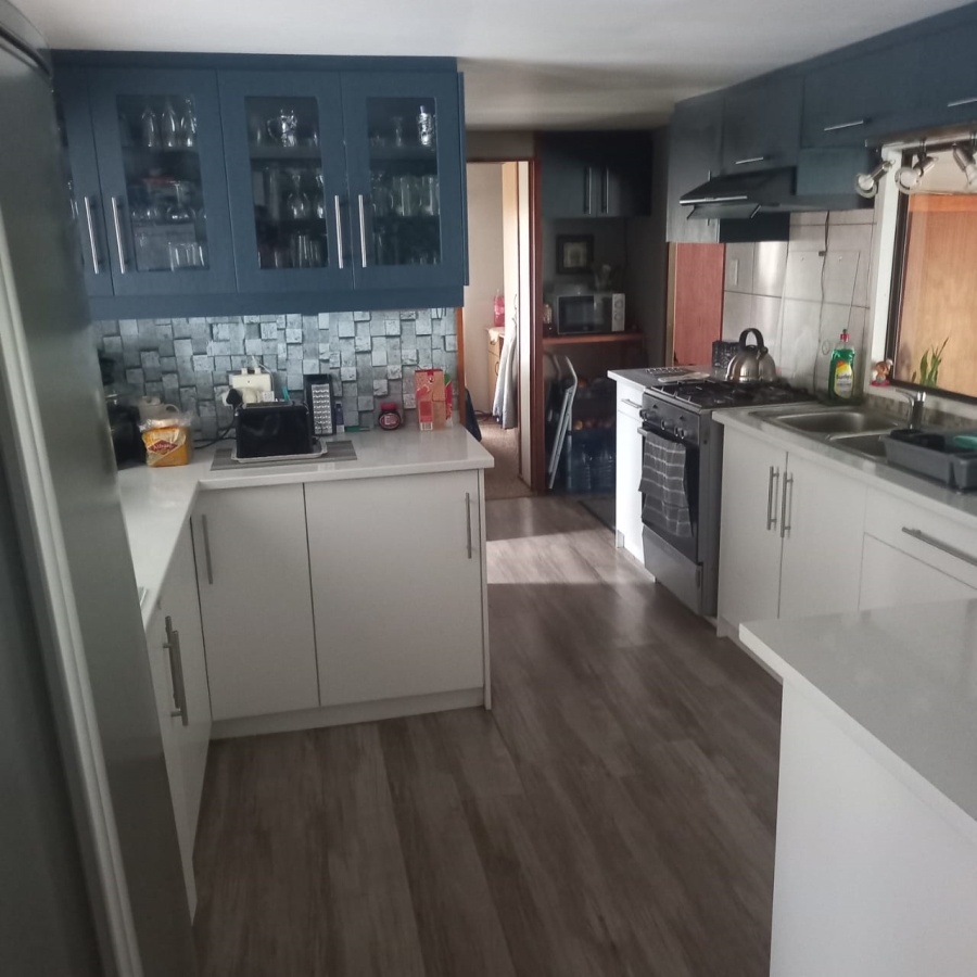 2 Bedroom Property for Sale in Grootbrakhoogte Western Cape